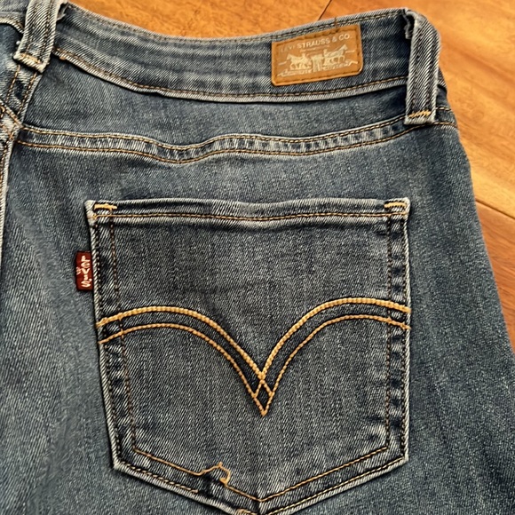 Levi’s Custom Cut Ankle Step Fray Jeans - Picture 10 of 10